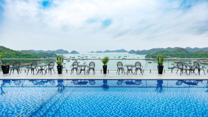 Khách sạn Cát Bà Paradise Pool & Sky Bar Hotel